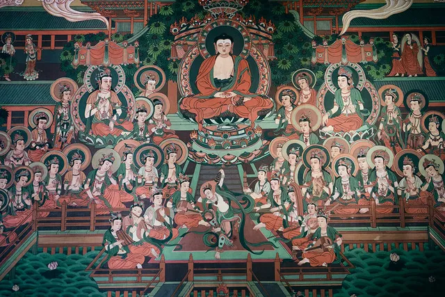 Murals and sculptures in Huayan Temple